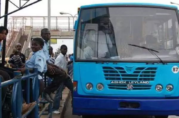 Four injured as bus crashes into Lagos bank